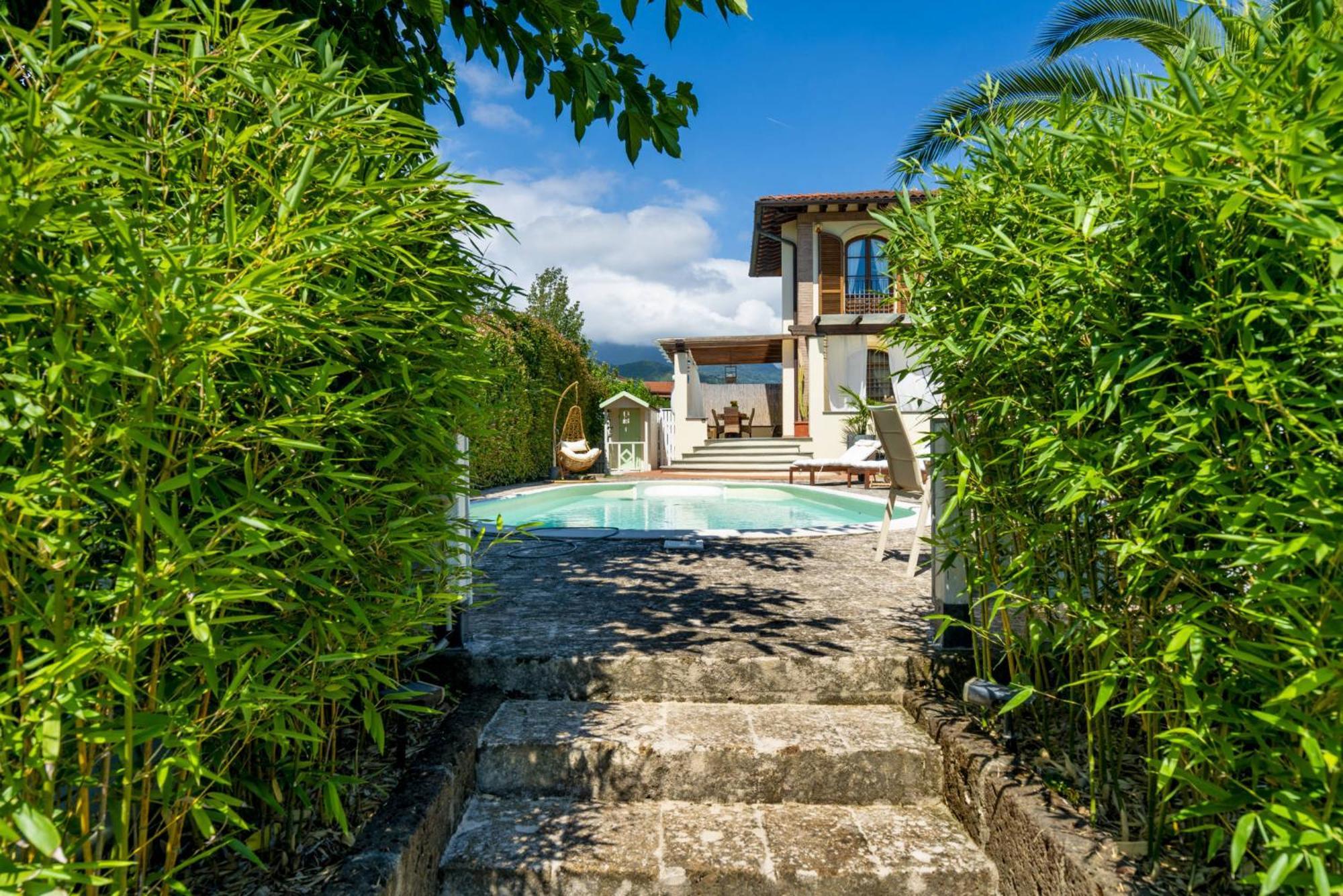Villa Lorenzo Querceta Eksteriør billede