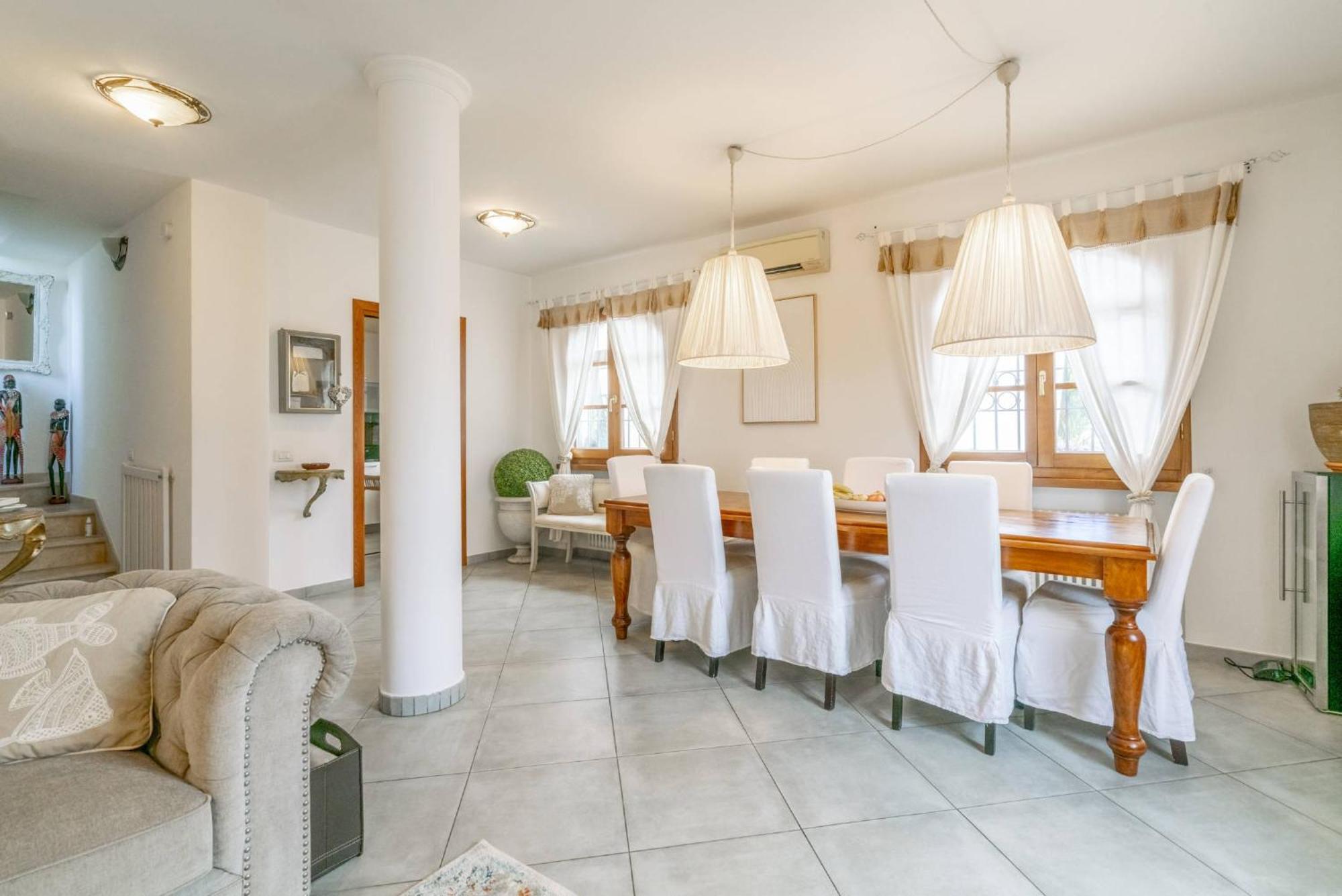 Villa Lorenzo Querceta Eksteriør billede