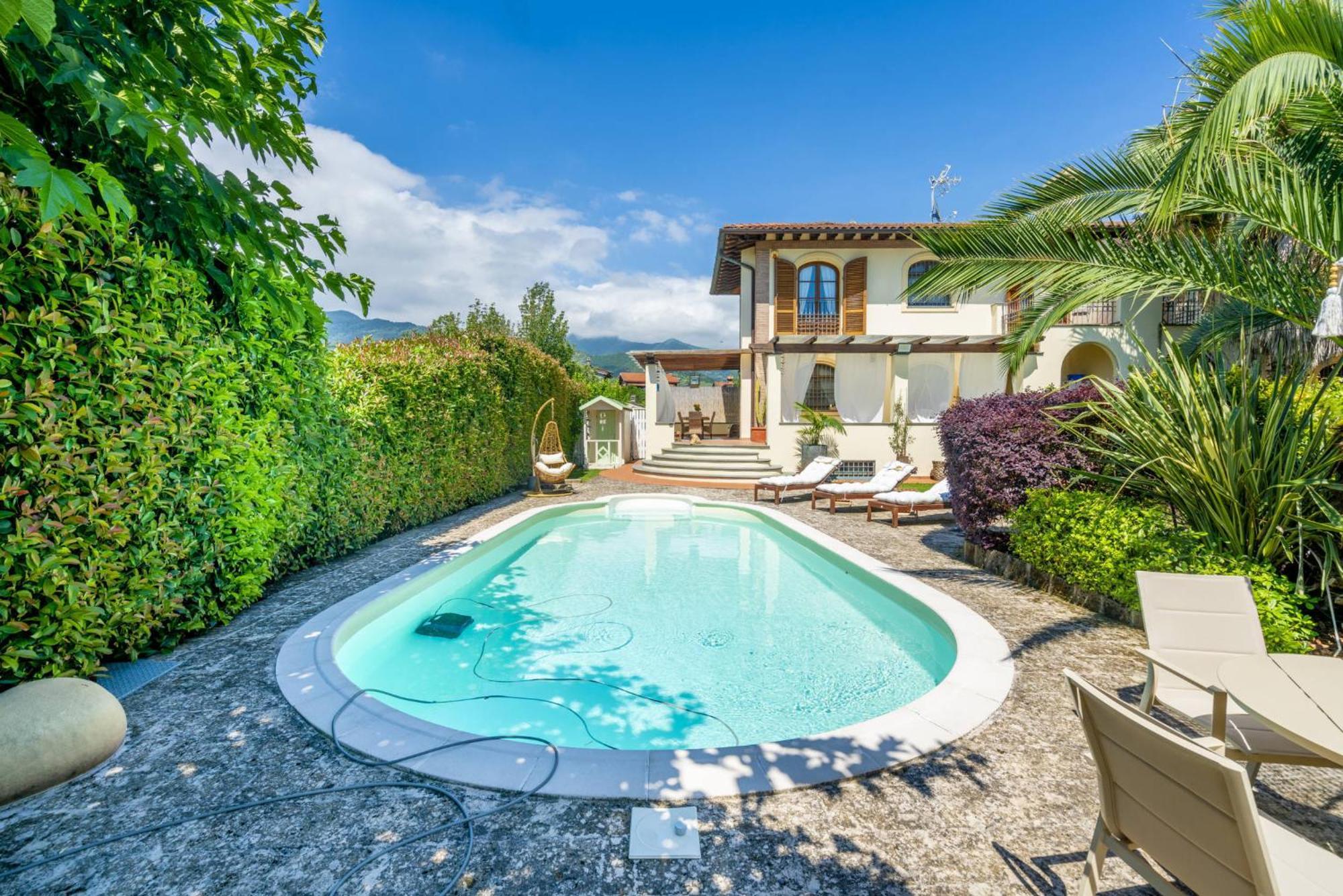 Villa Lorenzo Querceta Eksteriør billede